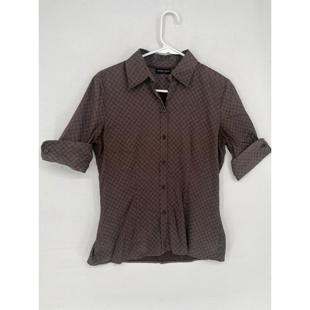 New York & Company Stretch Button Front Shirt Brown Geometric Print Womens Small
